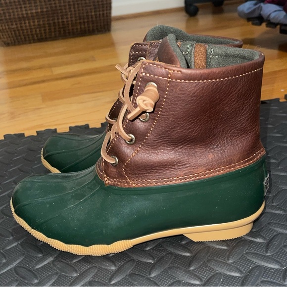 Woman’s Sperry Duck Boots - Picture 7 of 8